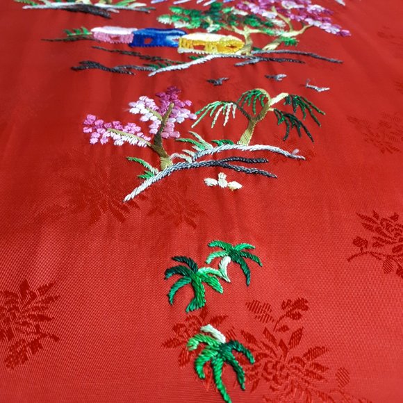 Red Kimono Style Embroidered Robe - Picture 4 of 15